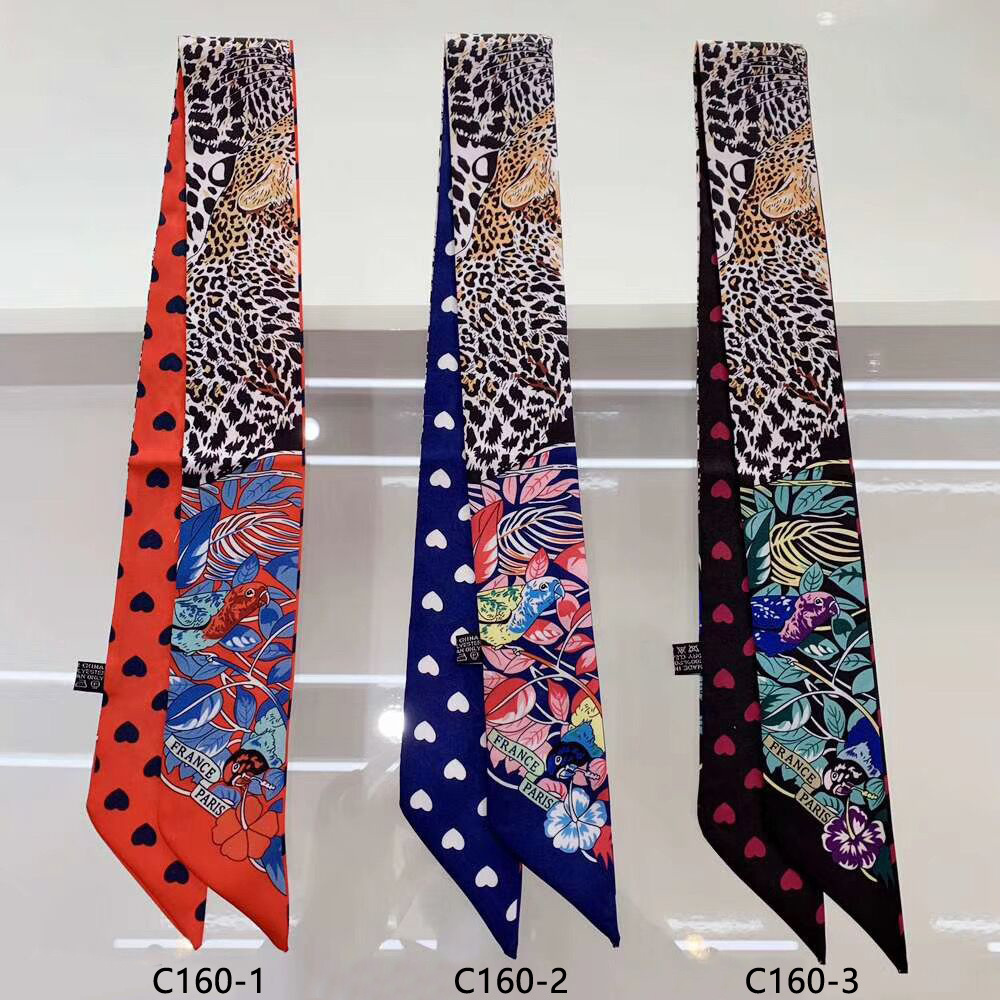 Accessories Brand For Women - Sciarpa di seta con cuore di