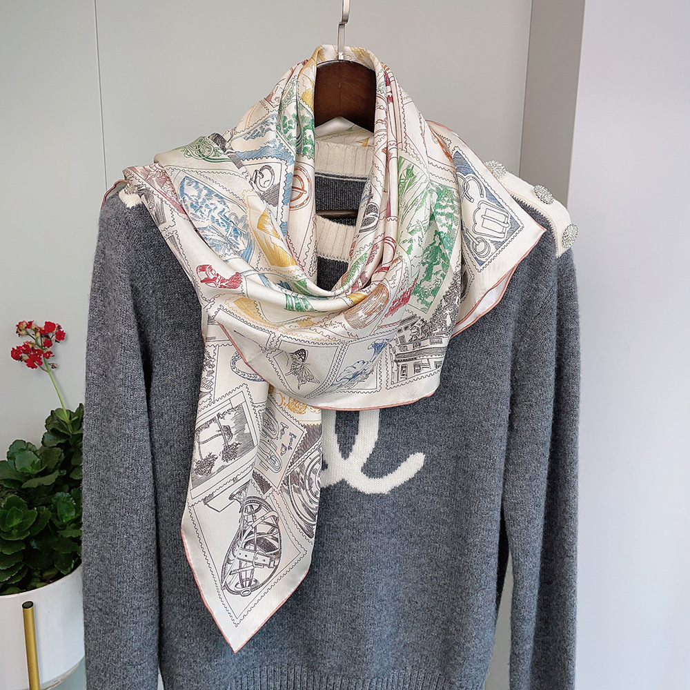 Sciarpa di seta di lusso 90CM  - Accessories Brand For Women recensione e prezzo