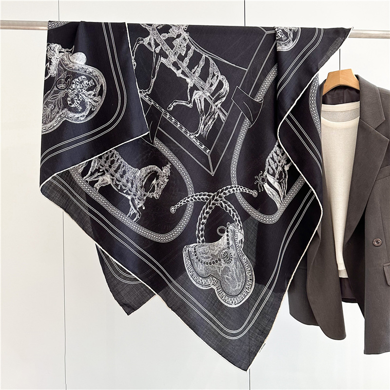 Sciarpa in misto seta di lana  - Accessories Brand For Women recensione e prezzo