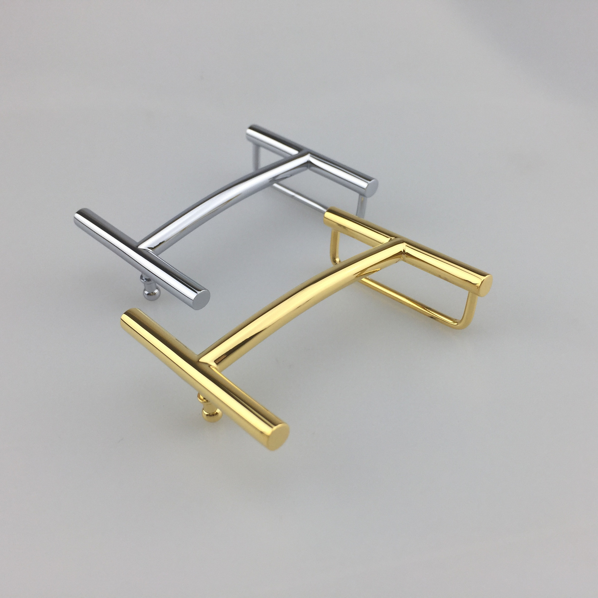 Nessuna cintura, doppia letter - Accessories Brand For Women recensione e prezzo